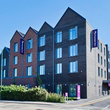 Premier Inn Севенокс Экстерьер фото